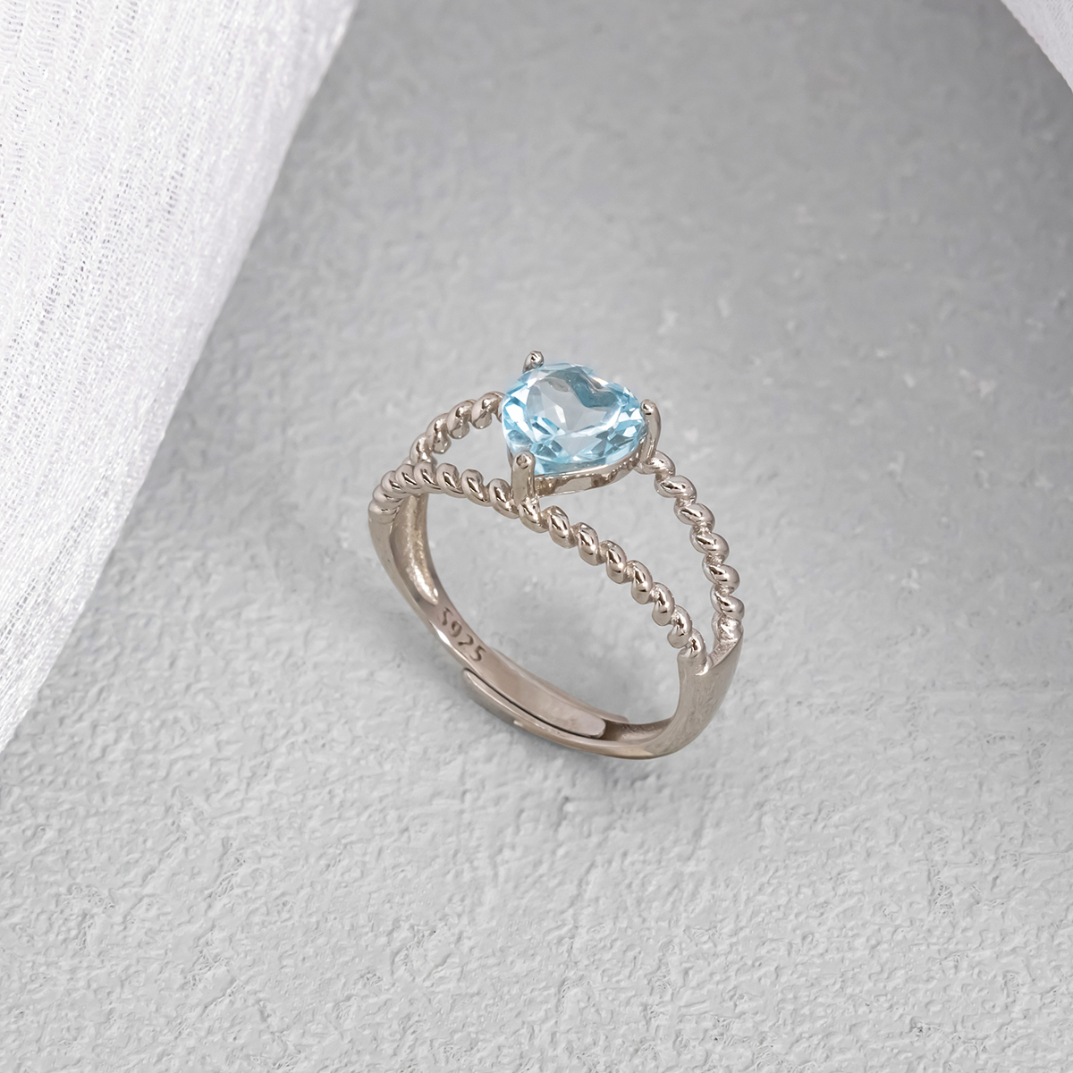 心型寶石麻花戒指 -銀 | 藍托帕石